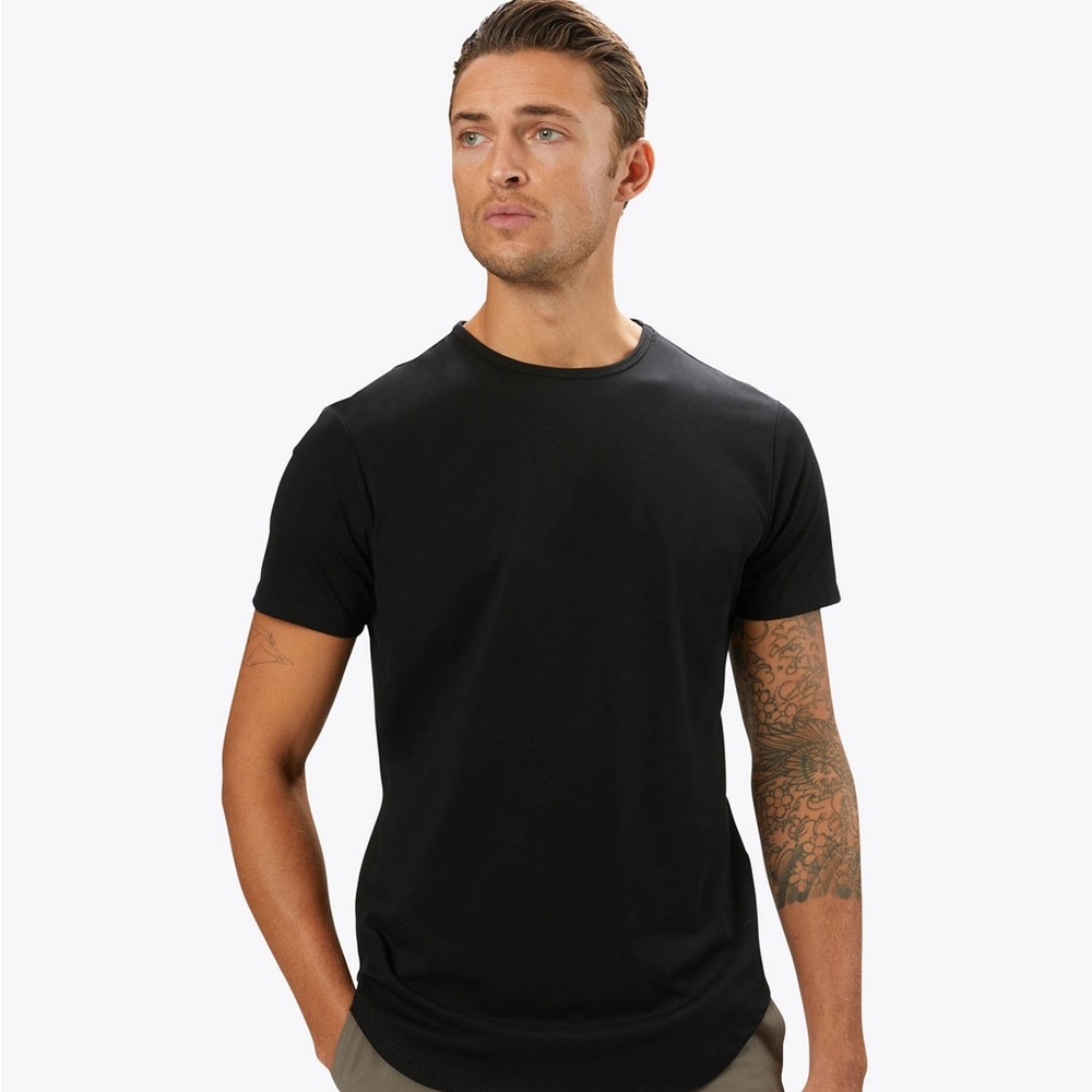 Cuts AO Elongated Tee | Size L | Black